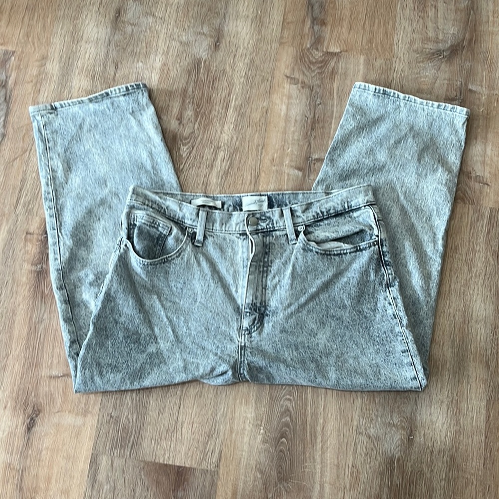 Universal Threads | Acid Wash Vintage Straight Leg Jeans - Picture 2 of 6